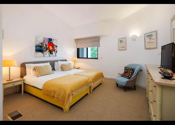 Excuisite 3 Bedrooms Da Alegria De Viver Private Pool Private Pool Prime Location Modern Furnishing