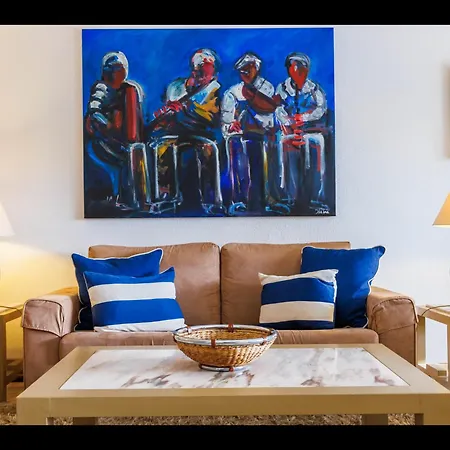 Excuisite 3 Bedrooms Da Alegria De Viver Private Pool Private Pool Prime Location Modern Furnishing Quarteira