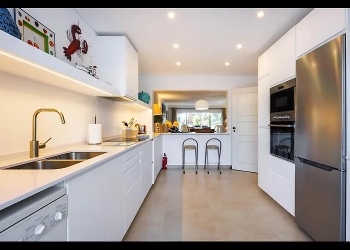 Excuisite 3 Bedrooms Da Alegria De Viver Private Pool Private Pool Prime Location Modern Furnishing * Quarteira