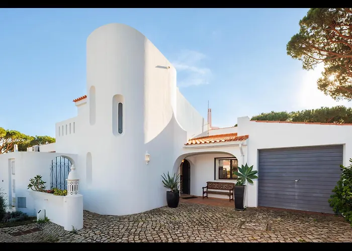 Excuisite 3 Bedrooms Da Alegria De Viver Private Pool Private Pool Prime Location Modern Furnishing *